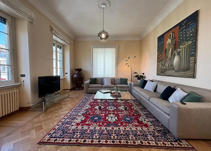 Moon Cove, Borghese Prestige Hideaway Apartment *