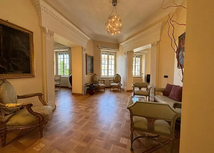 Moon Cove, Borghese Prestige Hideaway Apartment