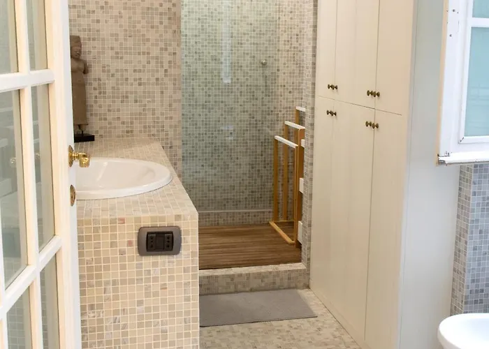 Moon Cove, Borghese Prestige Hideaway Apartment